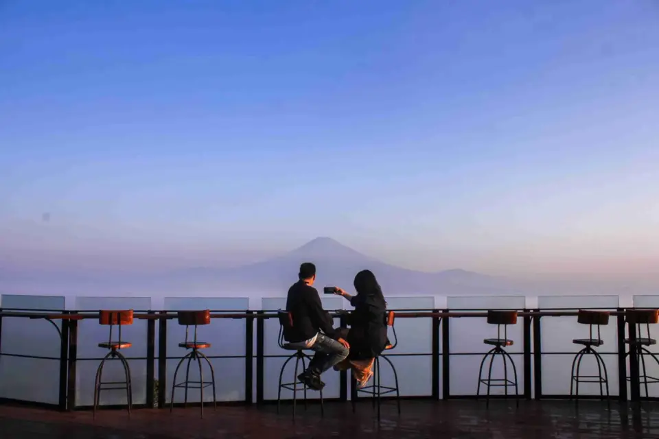 Sunrise Enam Langit